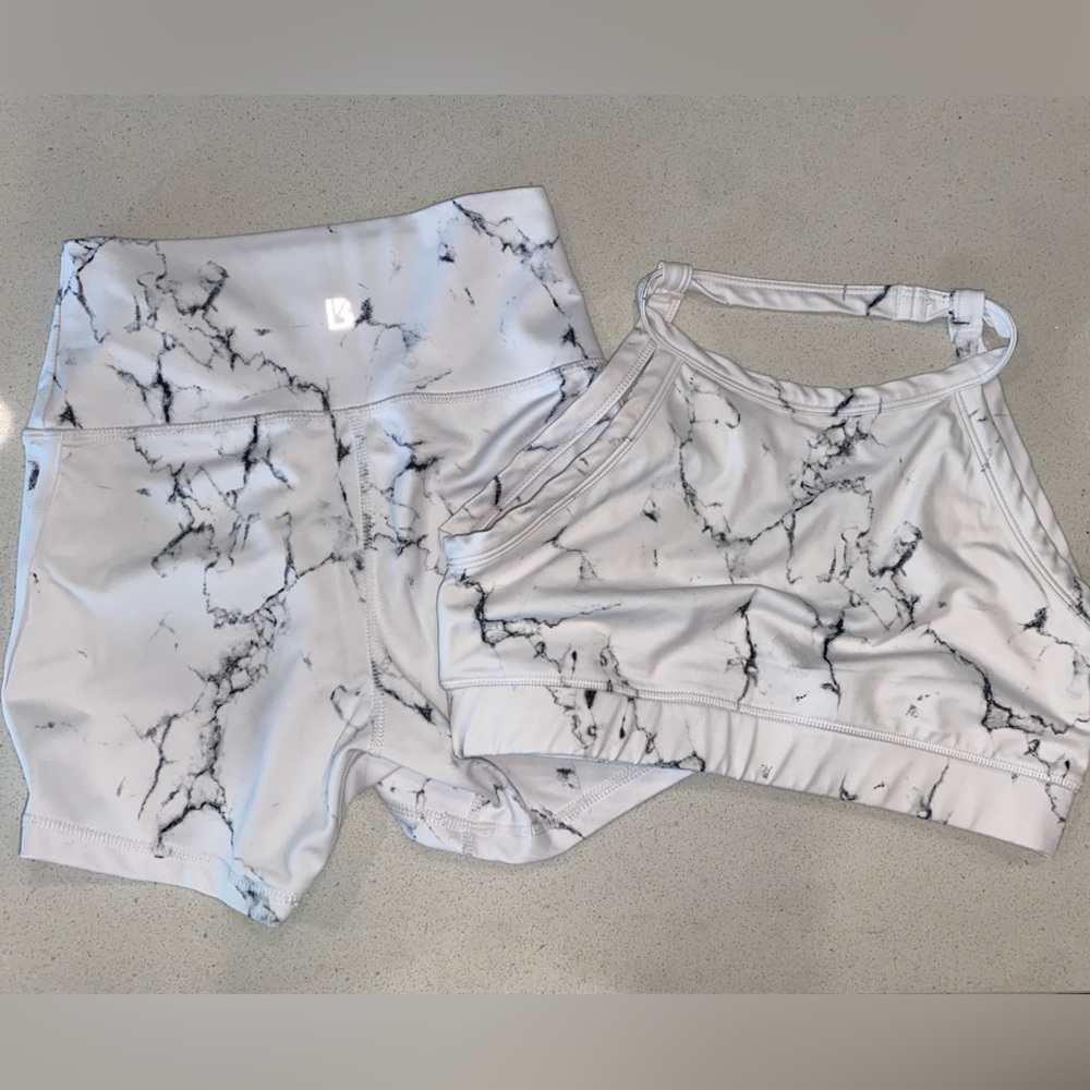 BuffBunny Marble Sports Bra with matching Shorts